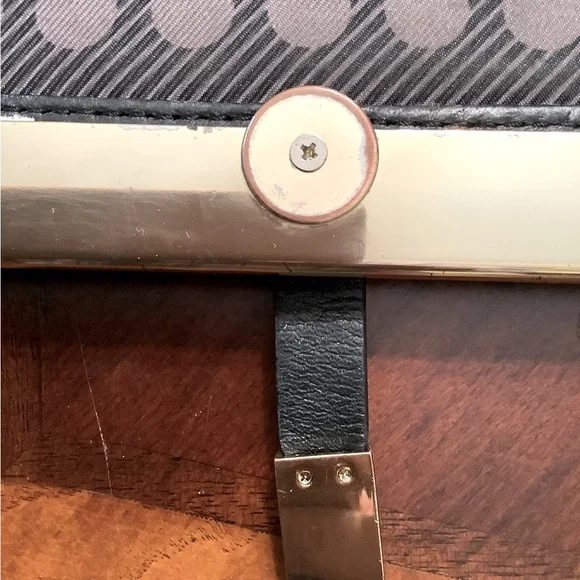 VINCE CAMUTO LEATHER SHOULDER BAG - Picture 6 of 13